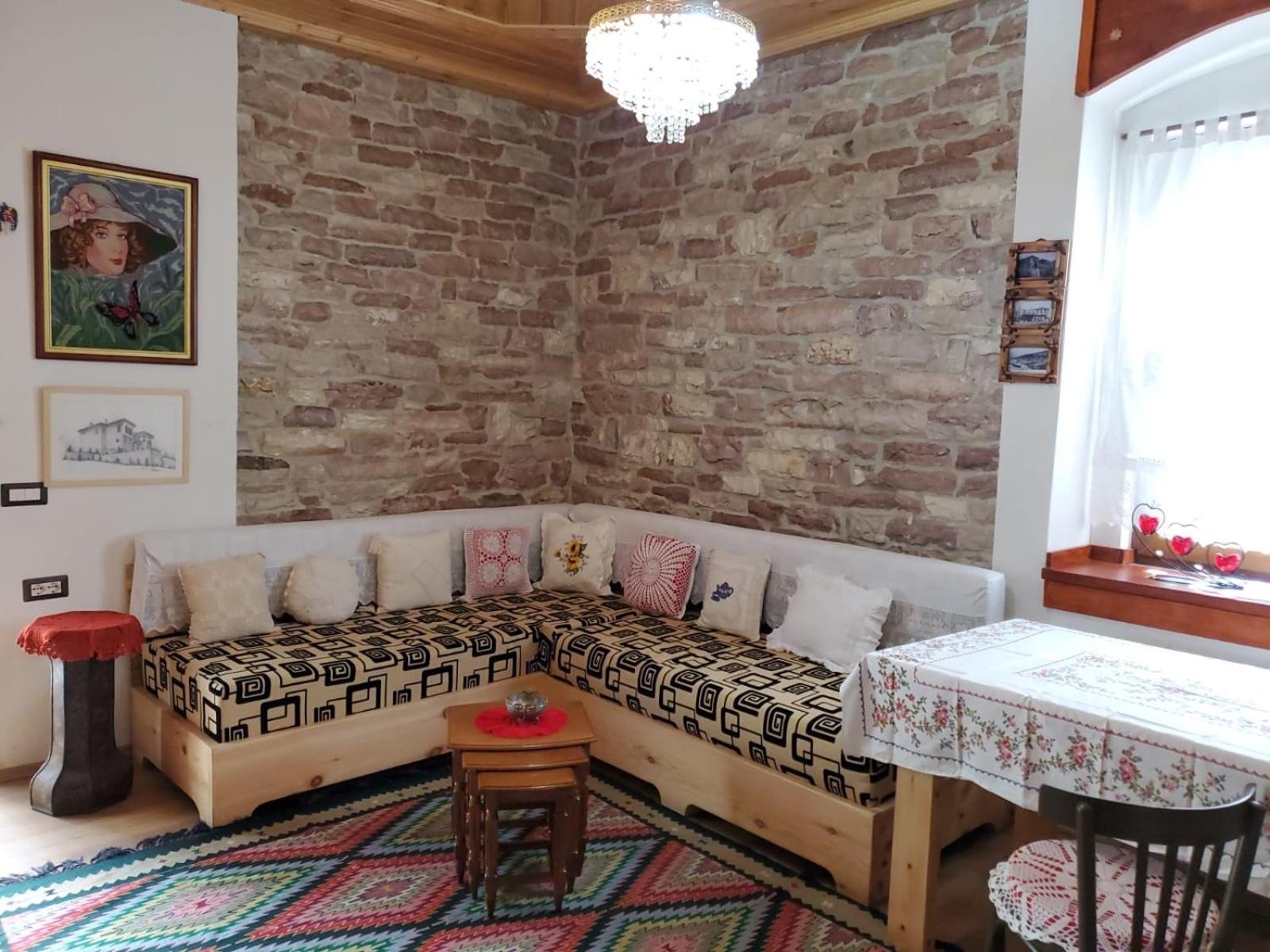 Villa Aria Gjirokastër